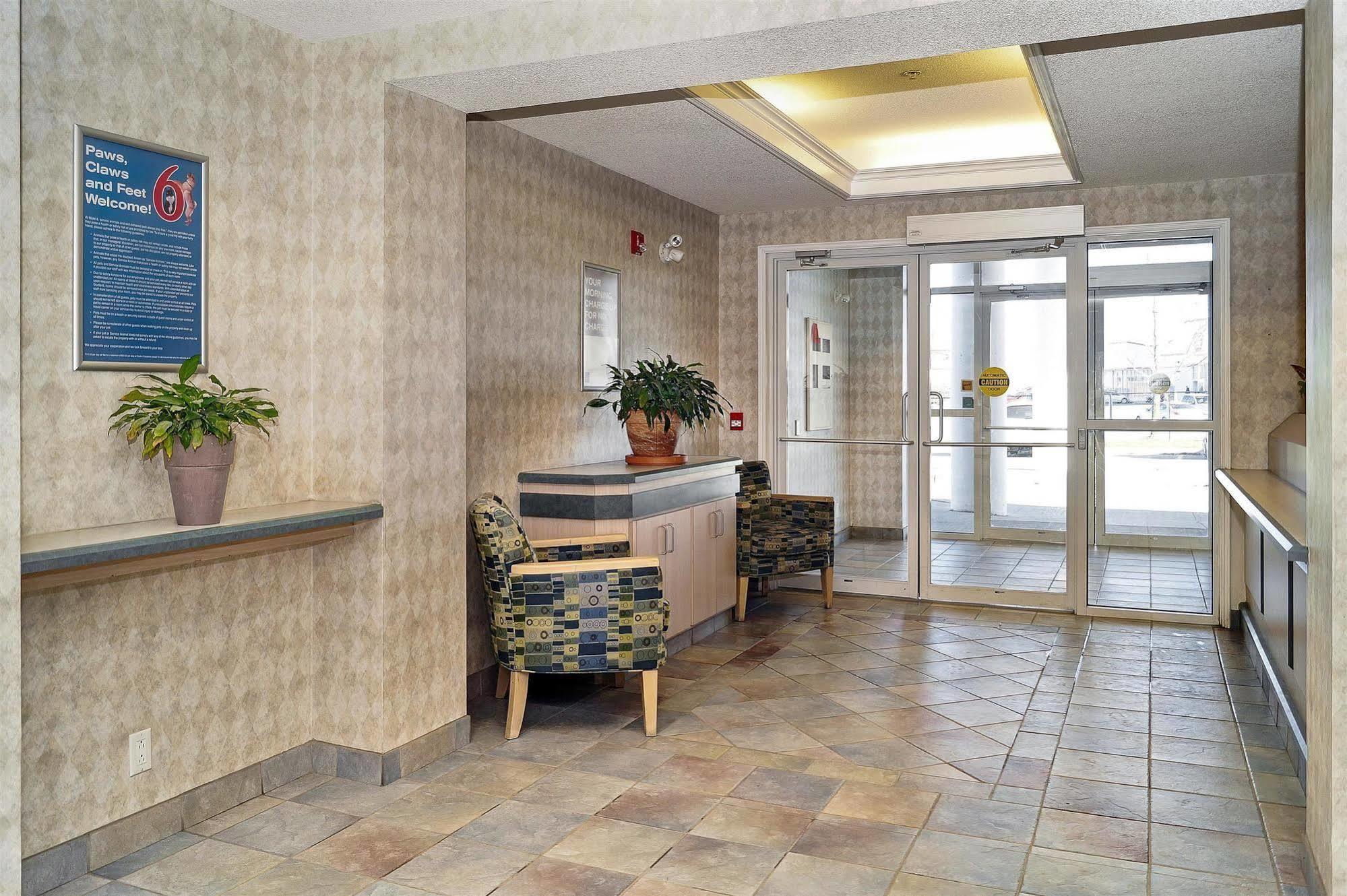 Hotel 6-peterborough, On