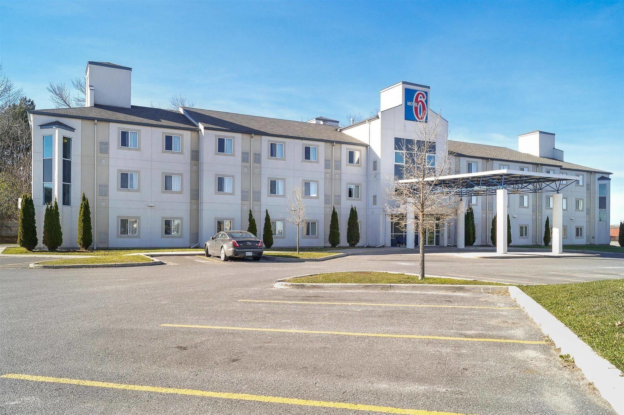 Hotel 6-peterborough, On